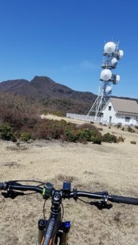 うひょ〜箒木山からのパノラマは絶景だ